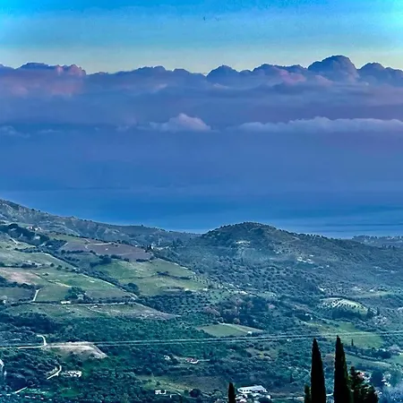 Gerofotis Traditional Est 1892 - Close To Aigio, Akoli, Selianitika Hotel Lakka (Peloponnese)
