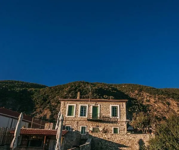 فندق Gerofotis Traditional Est 1892 - Close To Aigio, Akoli, Selianitika 4*